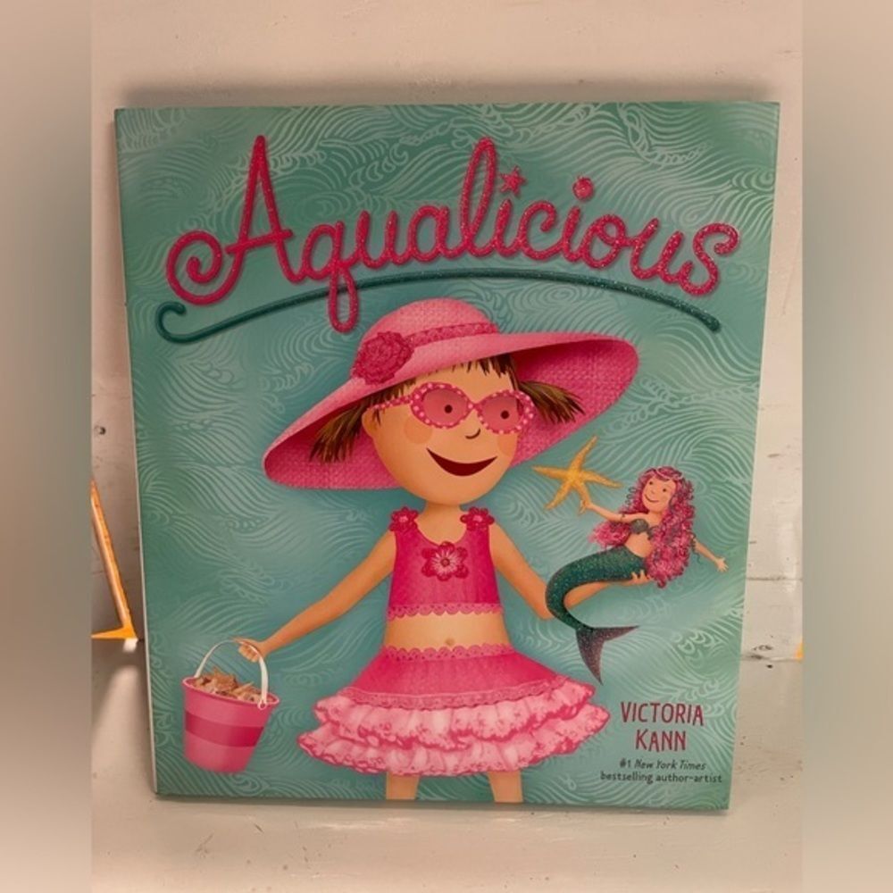 NWT Binding not broken. Hardcover Pinkalicious Aqualicious book